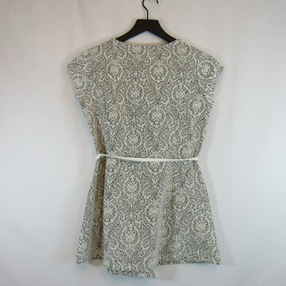 A Pea in the Pod Cream Black Cap Sleeve Tie Front Baroque Top NEW - Picture 6 of 7